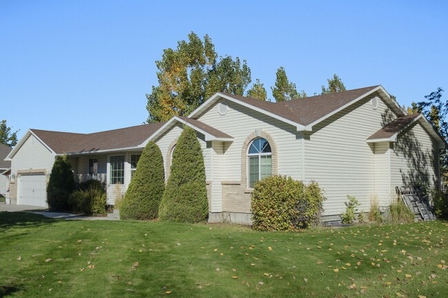 Building Photo - 4087 E 356 N