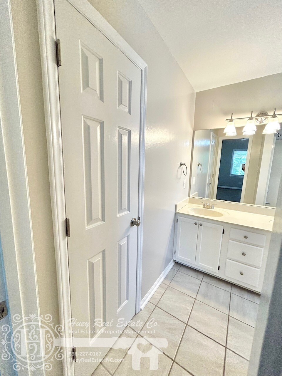 Master Bathroom - Additional View - 1121 E Gilbreath St