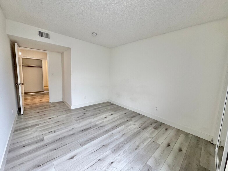 Building Photo - 3715 S Canfield Ave