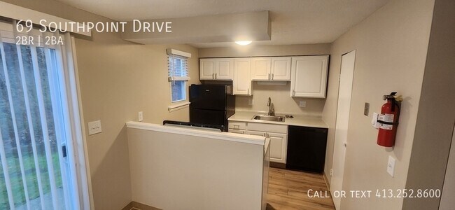 Building Photo - 69 Southpoint Dr