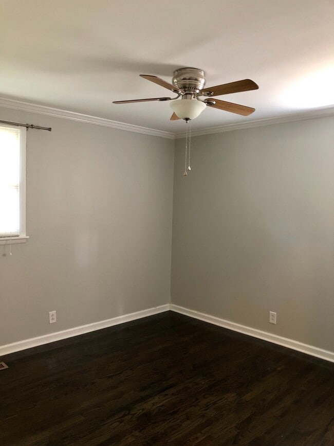 Building Photo - Cleveland Park Renovation!  Walking Distan...