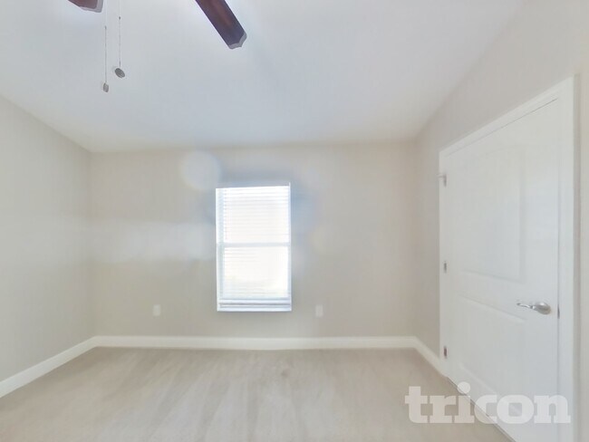 Building Photo - 6681 Freeport Dr