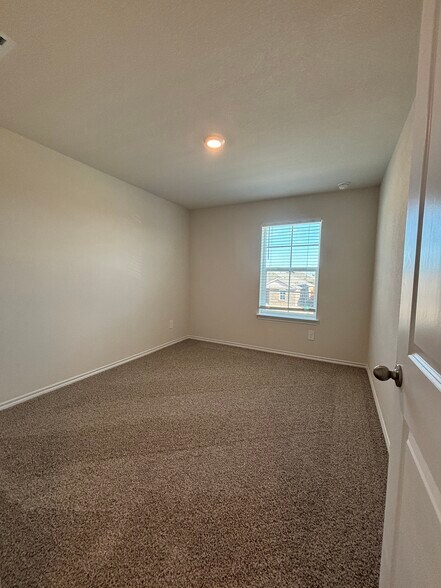 Building Photo - 3303 Sweetwater Way