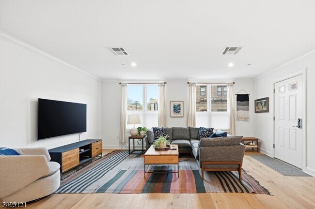 Building Photo - 14 Ward St