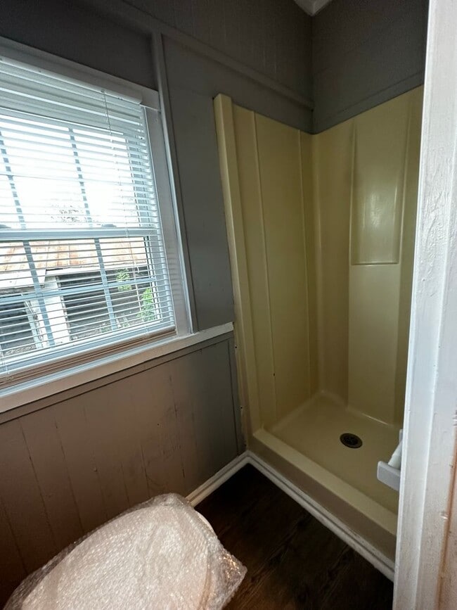 Building Photo - 213 E Main St