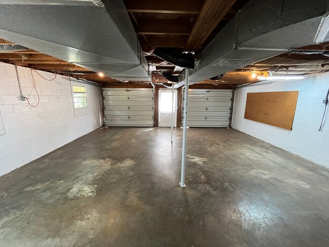Building Photo - Incredible Location in N Davidson Co with ...