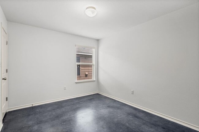 Building Photo - 15105 Verela Dr