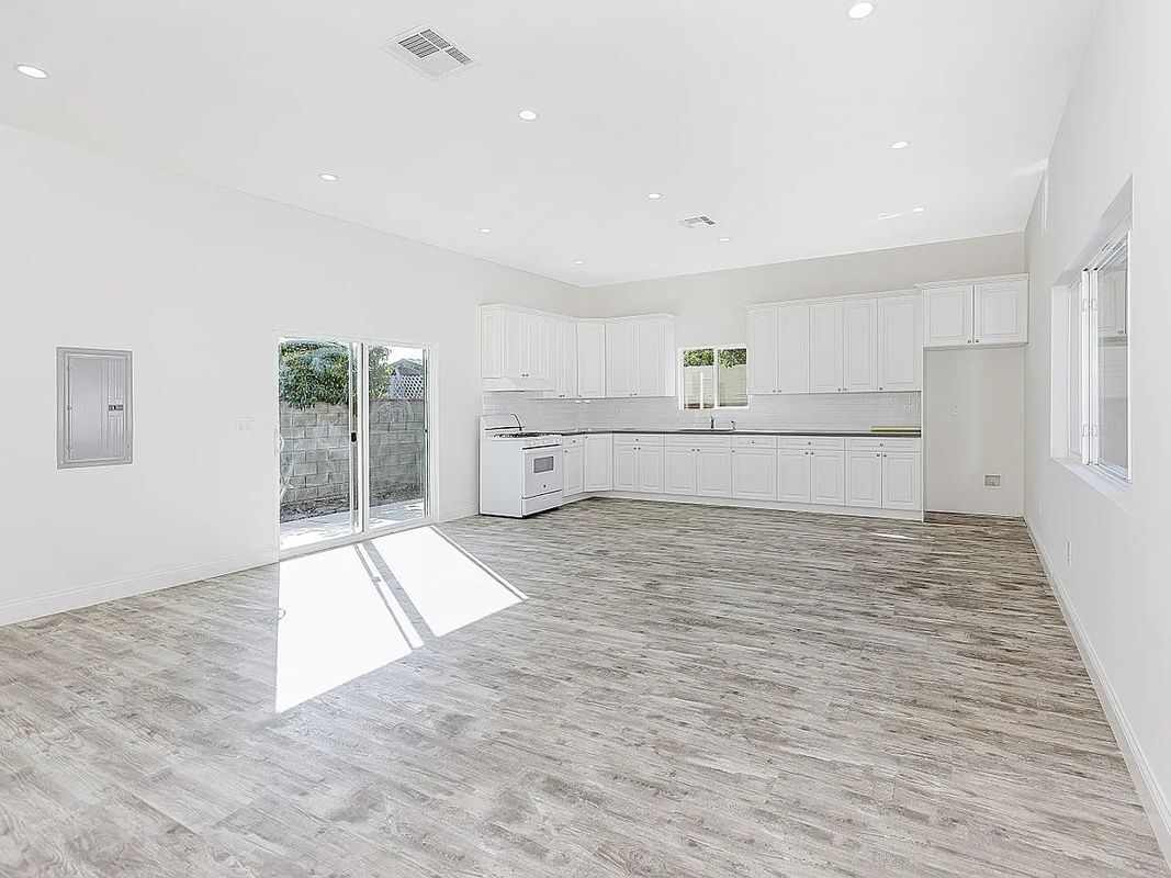 Building Photo - 9958 Marklein Ave