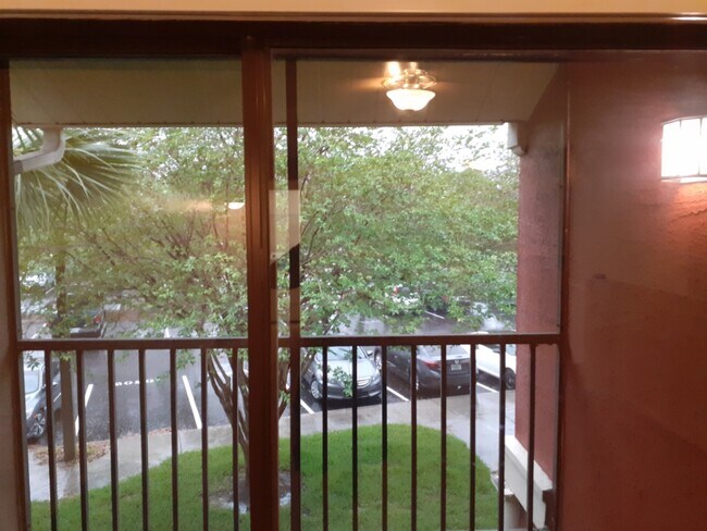 Building Photo - 10505 Waterview Ct