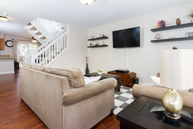 Building Photo - 707 Lions Gate Ln