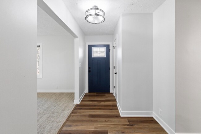 Building Photo - 1533 S 76th St