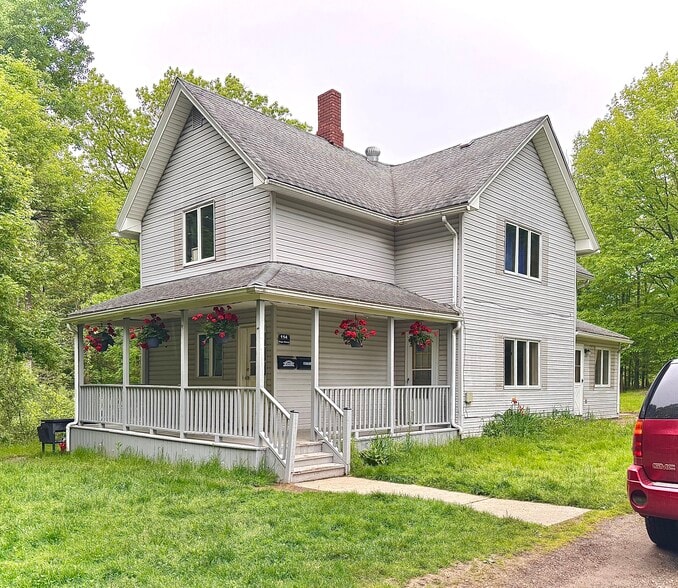 Upper unit in duplex for rent - 114 Vega St