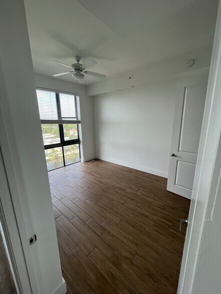 Building Photo - 16021 NE 18th Ct