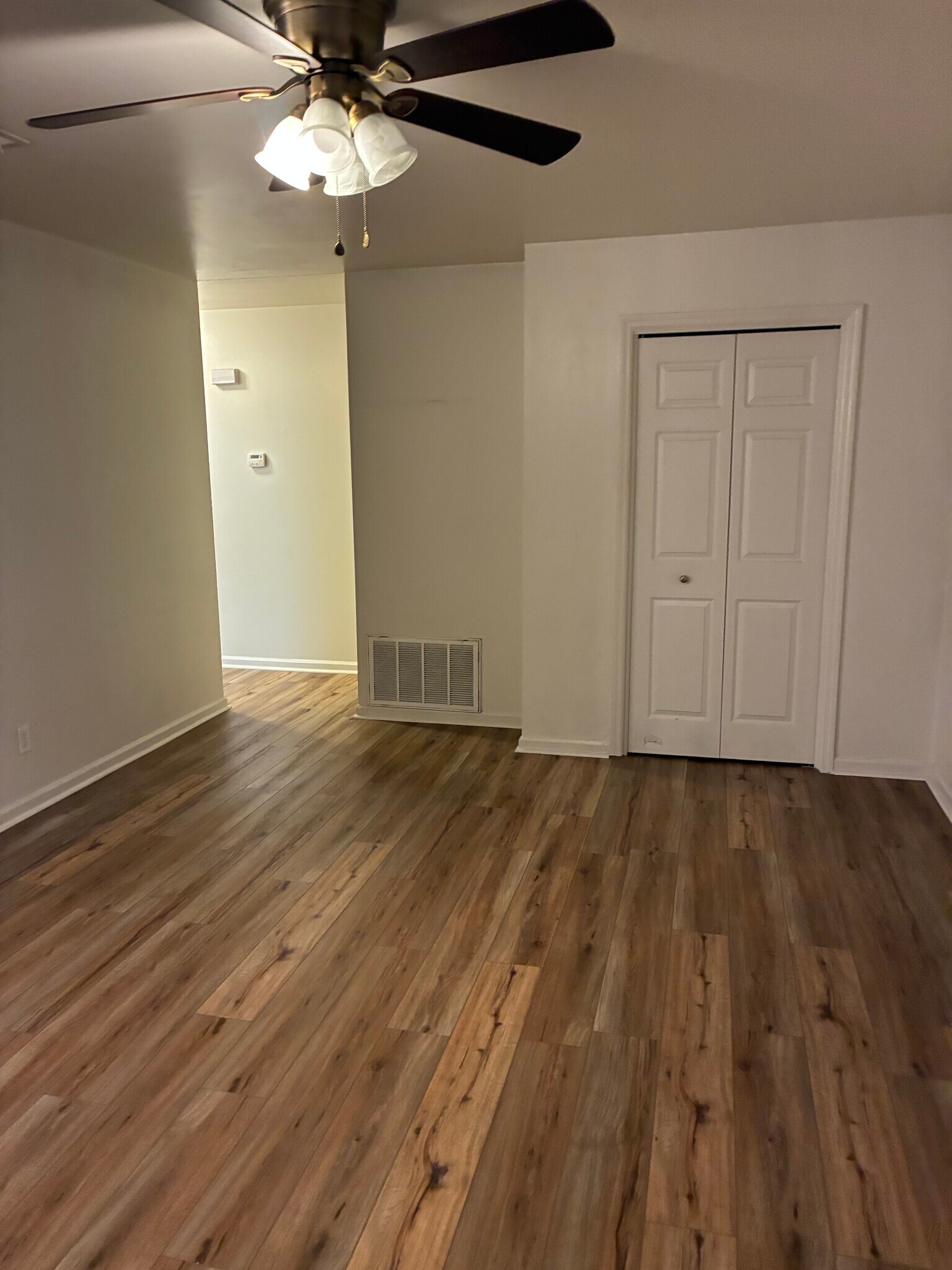 Building Photo - 20 Rosemunn Dr