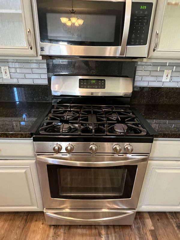 Building Photo - 4216 Heritage Ct