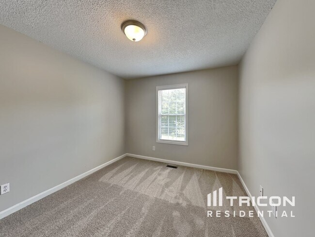 Building Photo - 16 Windrush Drive White GA