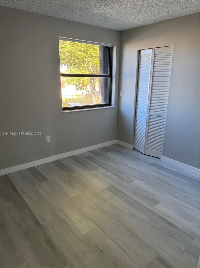 Building Photo - 10020 NW 9th St Cir