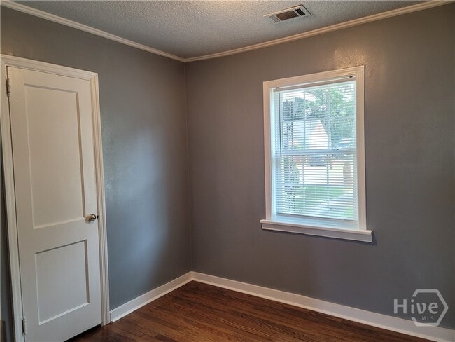Building Photo - 237 Birchfield Dr
