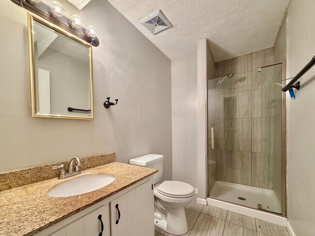 Building Photo - 3109 Henslowe Dr