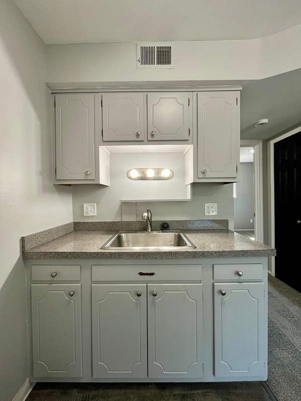 Building Photo - 4441 Oakwood