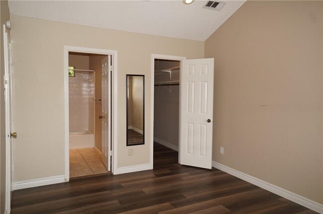 Building Photo - 6525 Hart Ln