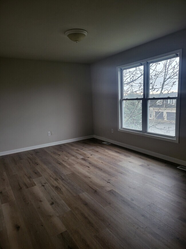 Building Photo - 6188 Sheridan Dr