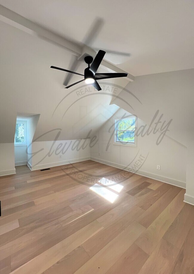 Building Photo - Modern Elegance in the Heart of Nashville ...