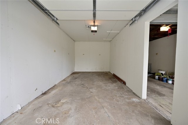 Building Photo - 153 W Green St