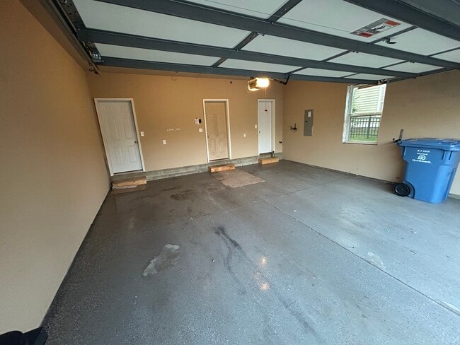 Building Photo - 1010 Van White Memorial Blvd