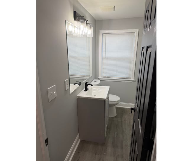 Building Photo - 1271 Limit Ave