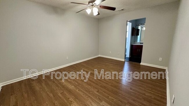 Building Photo - 11766 White Horse Rd