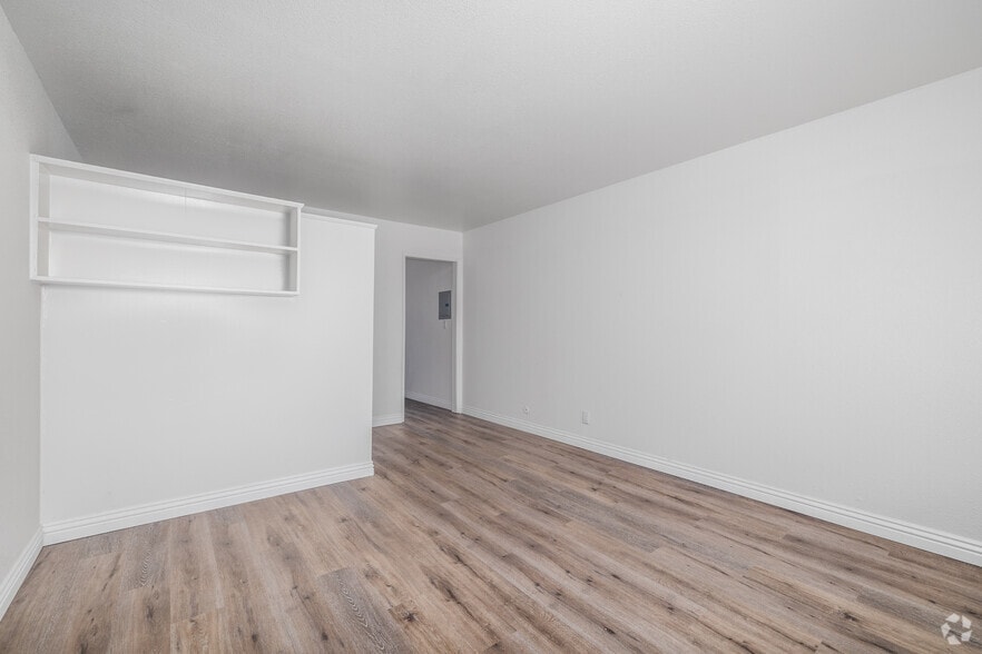 Studio - 325SF - Living Room - Americana and Il Pompeii