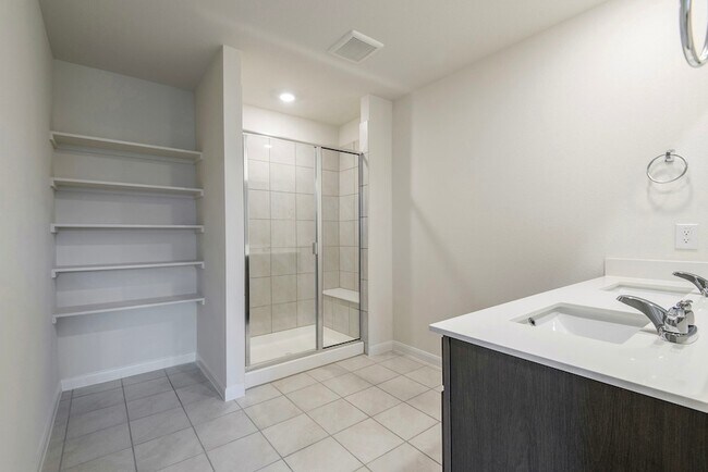 Building Photo - 709 Smokey Trail