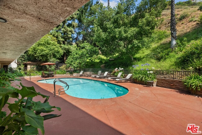 Building Photo - 2700 Cahuenga Blvd