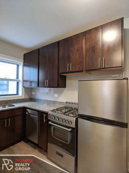 Building Photo - 437 W Belden