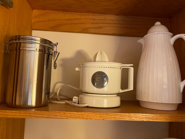 Coffee Craft and juicer - 23437 Vanowen St