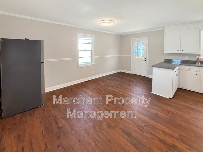 Building Photo - 308 Gordon St Ext