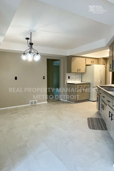 Building Photo - 27412 Roan Ave