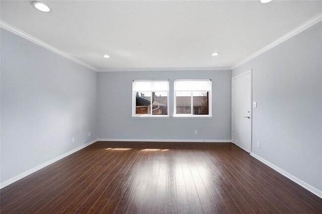 Building Photo - 4266 Roswell Rd NE