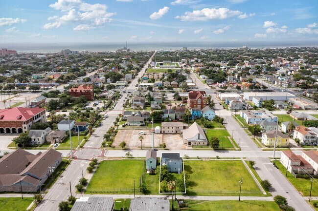 Building Photo - 2714 Avenue H