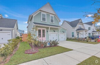 Building Photo - Beautiful Home near Pond and Woods!