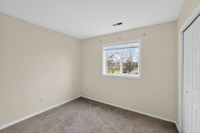 Building Photo - 42016 NW Barton Ct