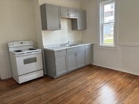 Building Photo - 44 Grove St