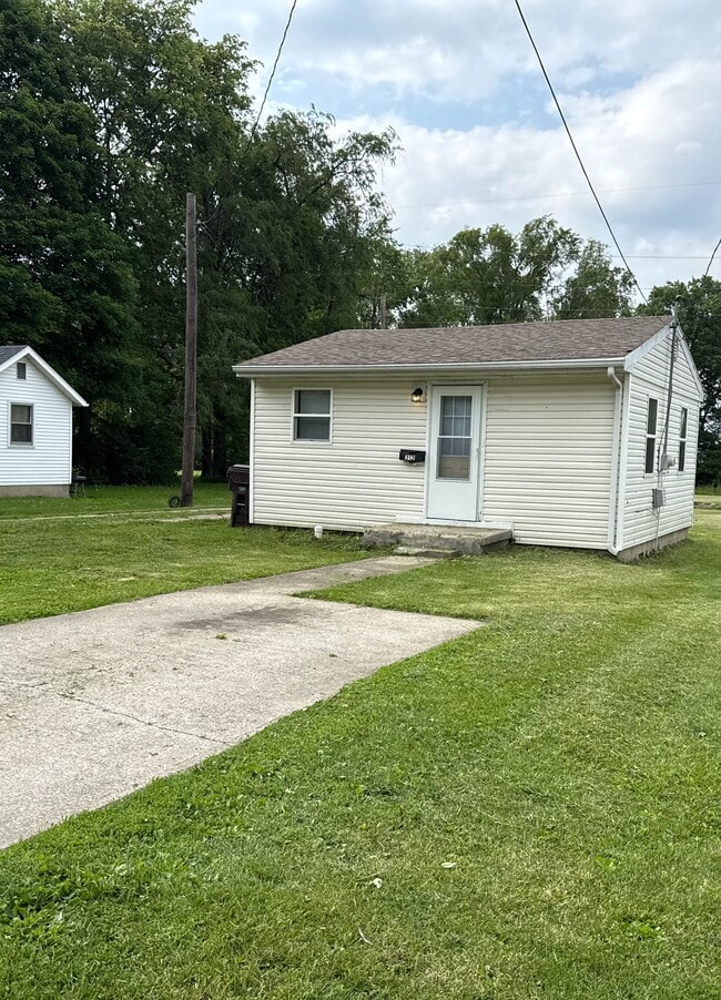 Building Photo - Letchworth house