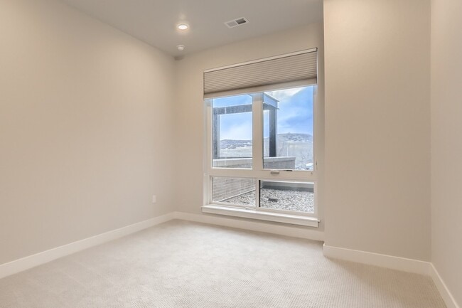 Building Photo - 20 Wilcox St