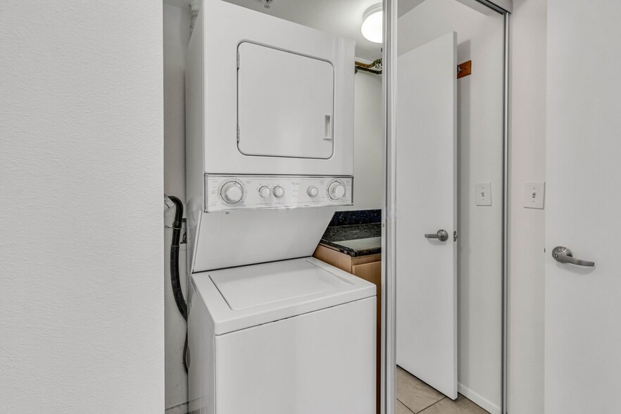in unit washer and dryer - 101 Market St
