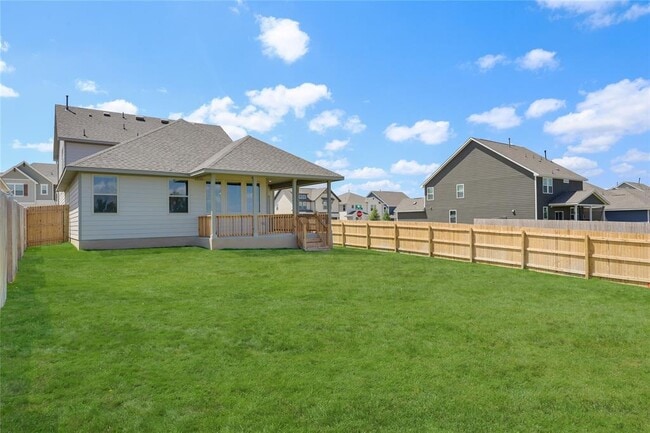 Building Photo - 261 Crater Lk Dr