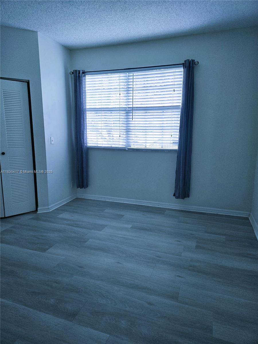 Building Photo - 1210 Sorrento Dr