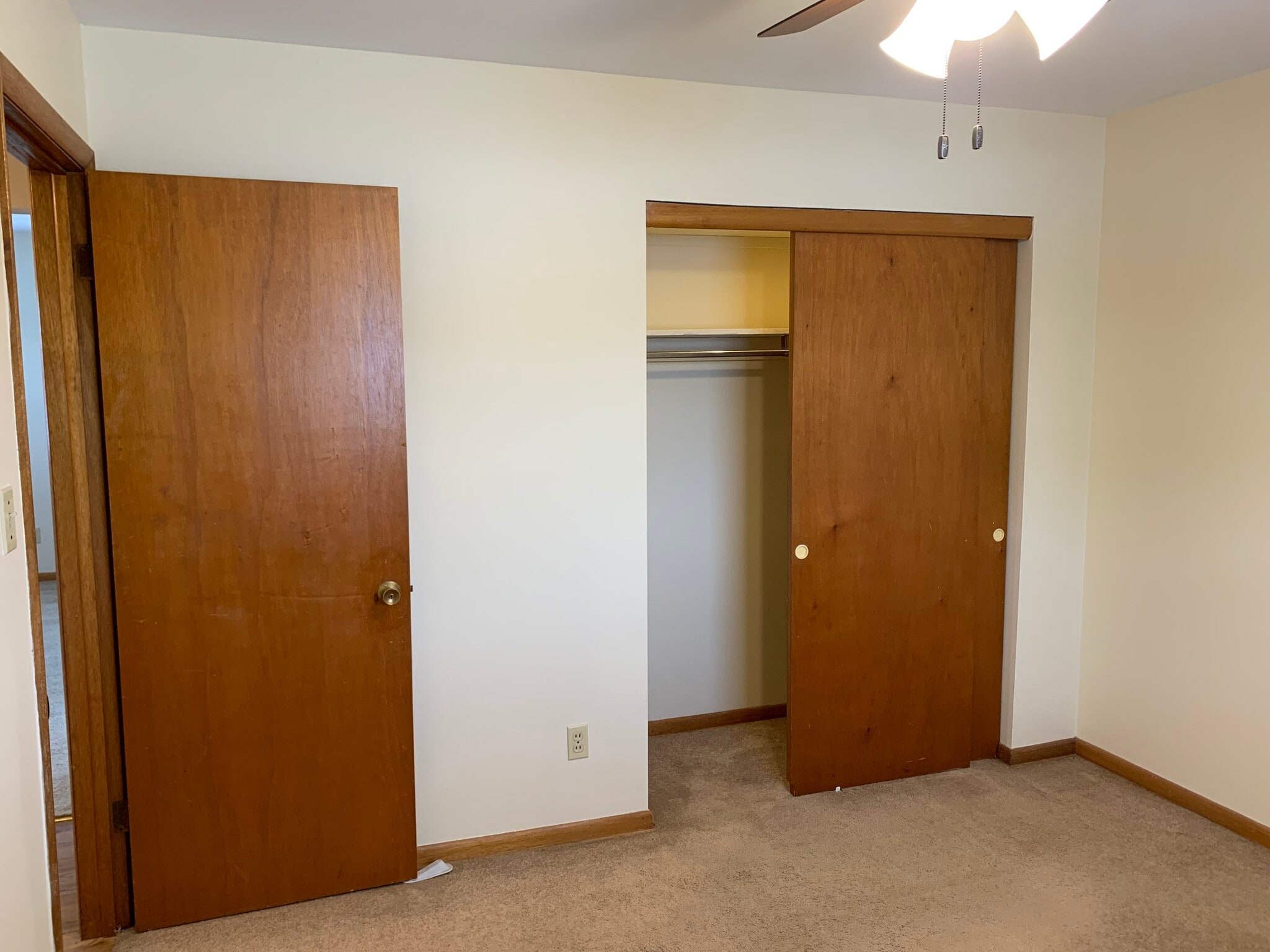 Closet - 5400 Beacon Hill Rd