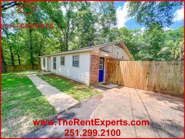 Building Photo - 2086 Mesa Dr